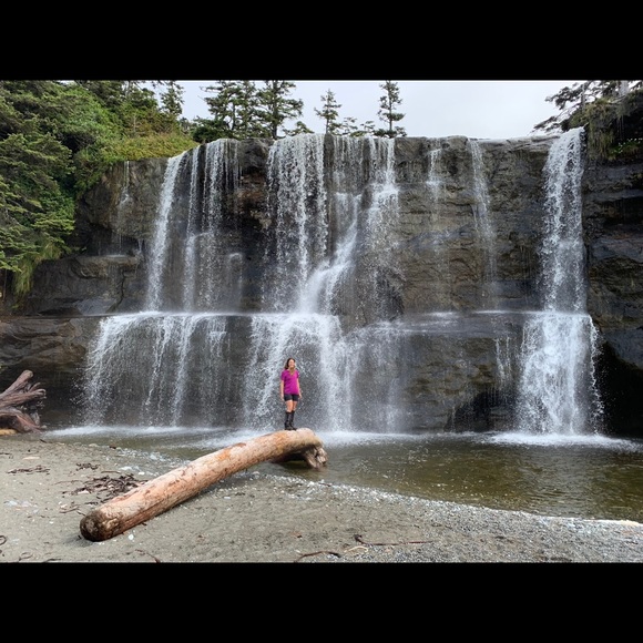 Meet your Posher, Joan - Picture 1 of 10